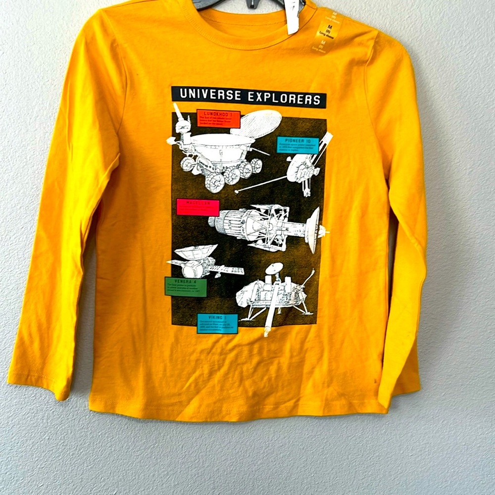 Gap kids universe, Explorer, yellow, long sleeve tee size medium (8)‎